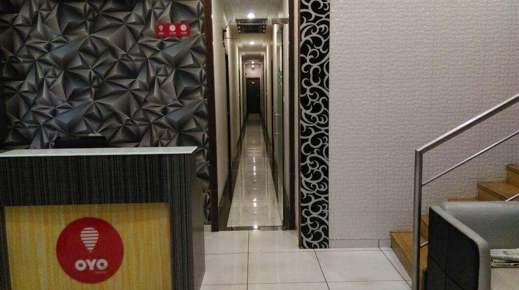 Hotel Palace Residency Мумбай Екстериор снимка