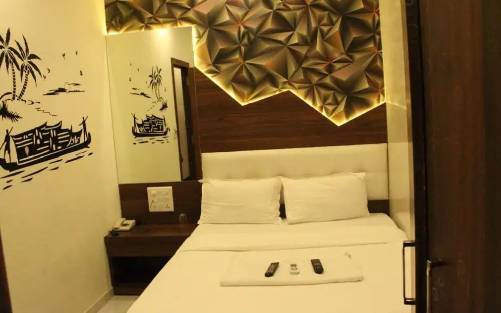 Hotel Palace Residency Мумбай Екстериор снимка